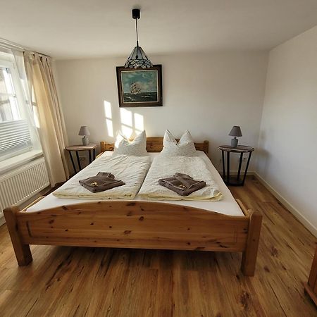 Urlaub Unterm Reetdach Auf Dem Darss Vila Fuhlendorf  Exterior foto